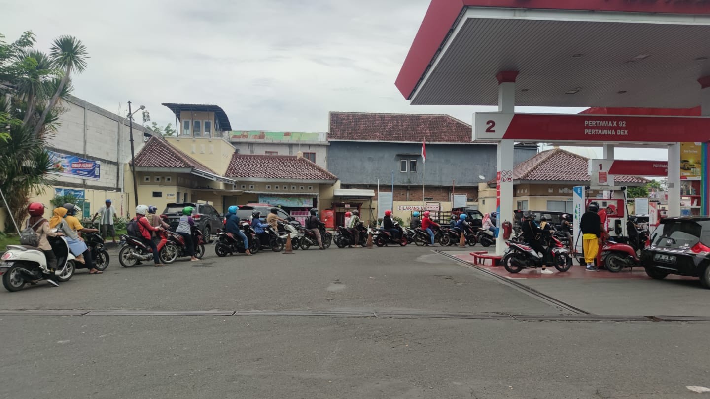Kelangkaan BBM Jenis Pertalite di Seluma, Warga Terpaksa Beli di Eceran Hingga Dua Kali Lipat Harga