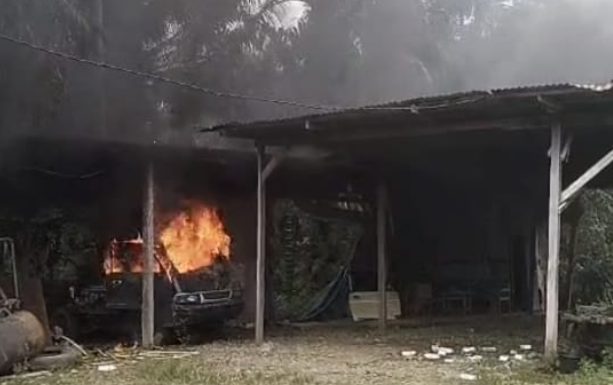 Emosi Massa Meledak! Mobil dan Gudang Nyaris Dibakar Usai Pencuri Sawit Ditangkap di Mukomuko