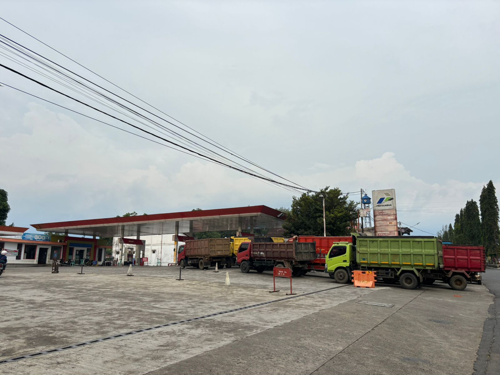 Pengiriman BBM ke SPBU Bengkulu Utara Belum Lancar