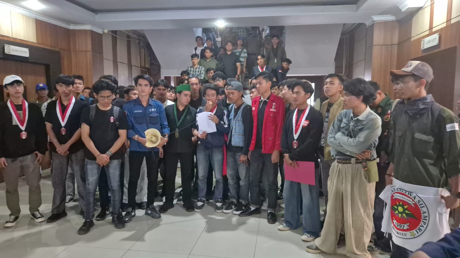 Aliansi May Day Menuntut Gelar Aksi di Kantor Gubernur Bengkulu, Soroti Isu Kesejahteraan Buruh